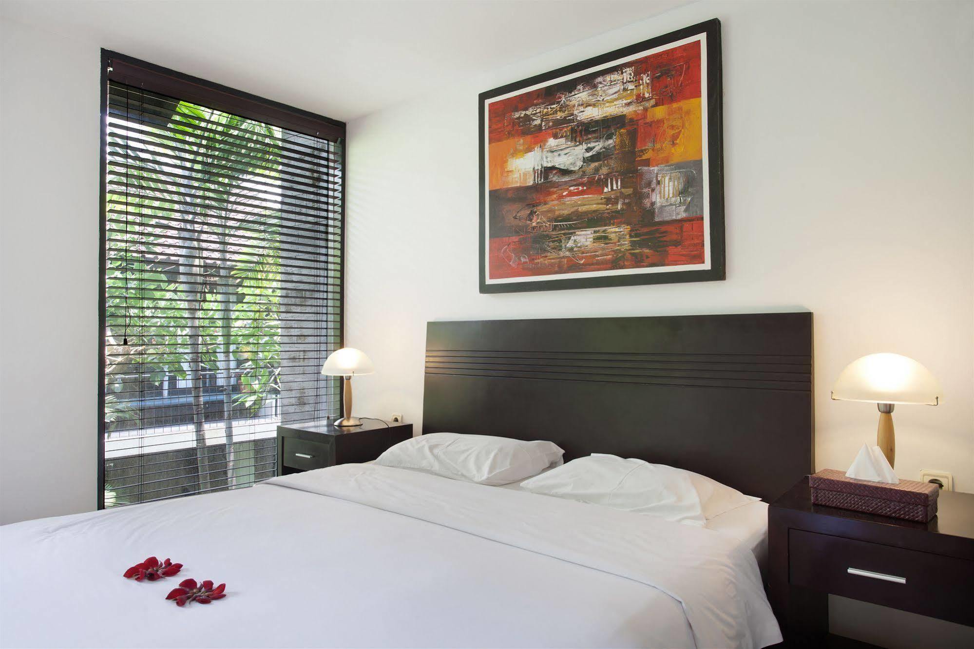 S'Cape Condotel Sanur Buitenkant foto
