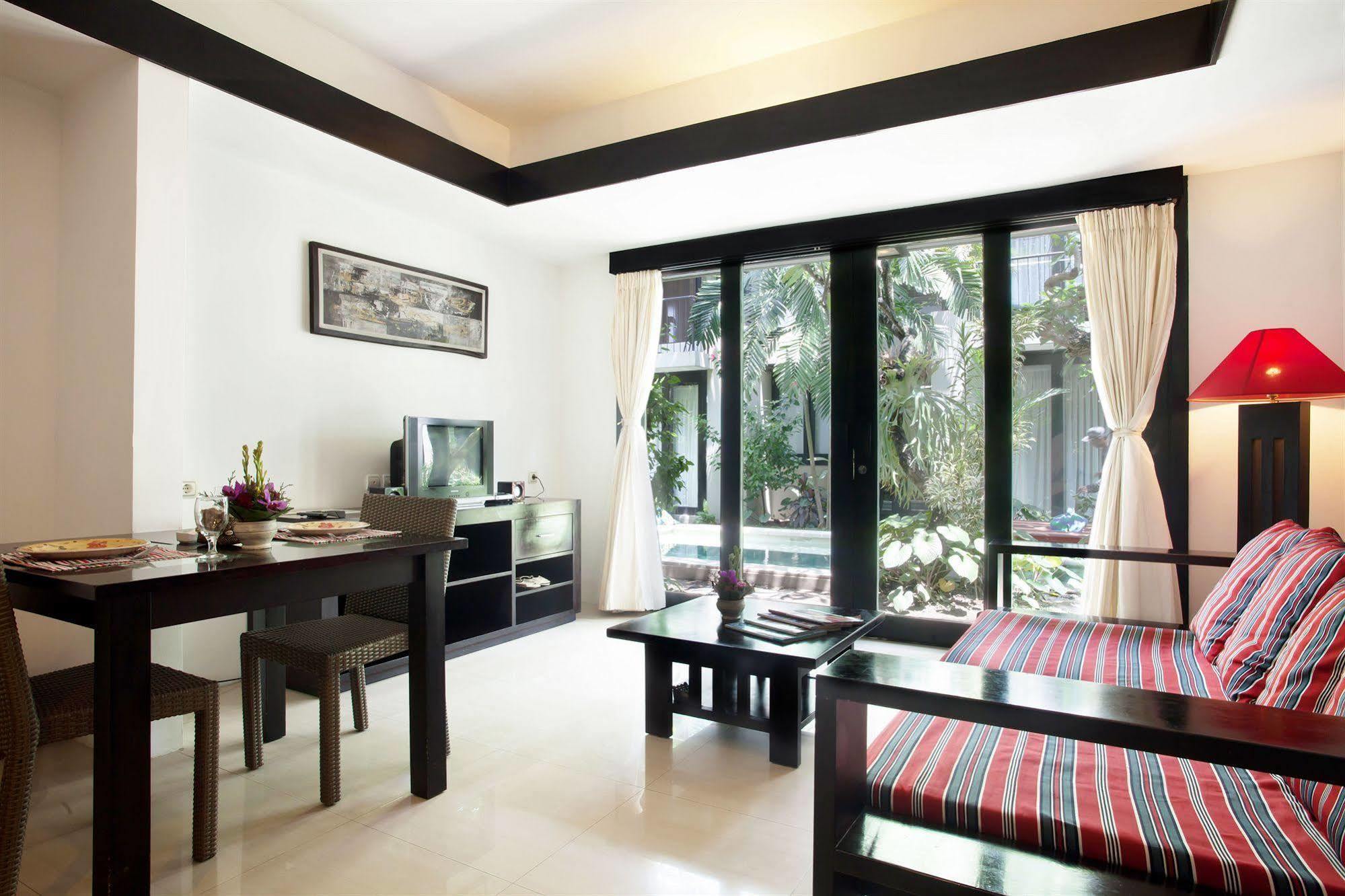 S'Cape Condotel Sanur Buitenkant foto