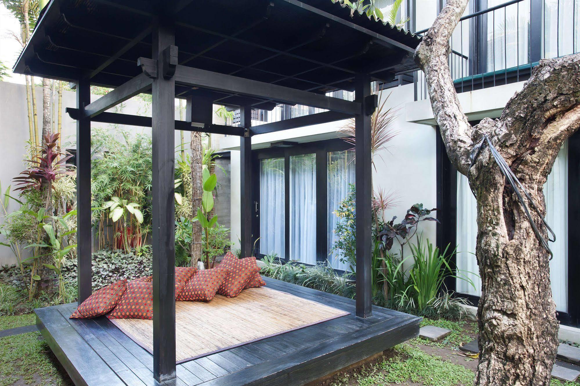S'Cape Condotel Sanur Buitenkant foto